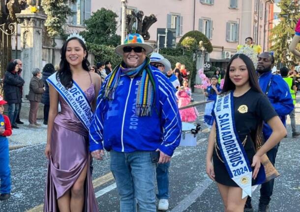 L'associazione "Salvadoreños Unidos En Varese" al Carnevale Bosino