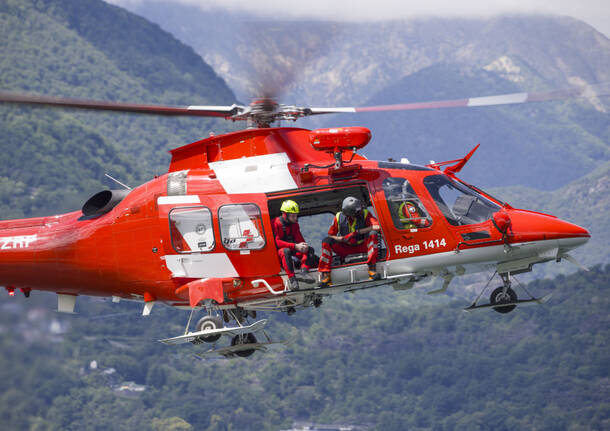 L\'esercitazione congiunta Rega - Polizia Locale sul Lago Maggiore