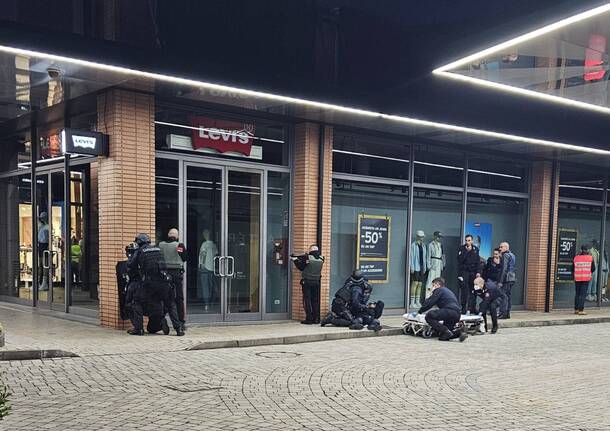 Esercitazione antiterrorismo all'outlet Vicolungo