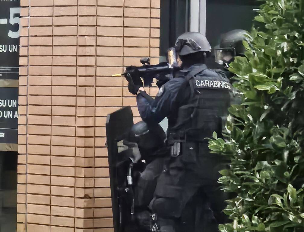 Esercitazione antiterrorismo all'outlet Vicolungo