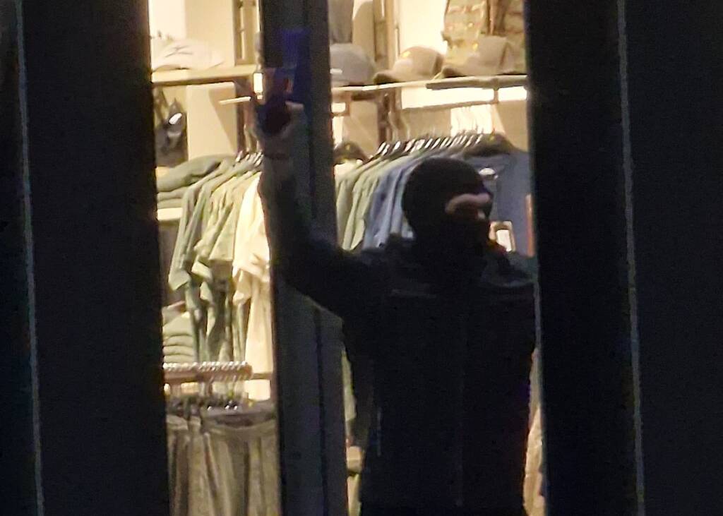 Esercitazione antiterrorismo all'outlet Vicolungo