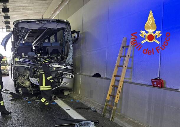 Incidente pullman pedemontana Lomazzo