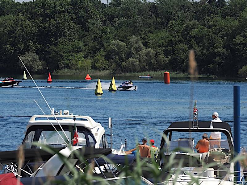 E1 Series tra virate al limite, incidenti in acqua e scafi velocissimi
