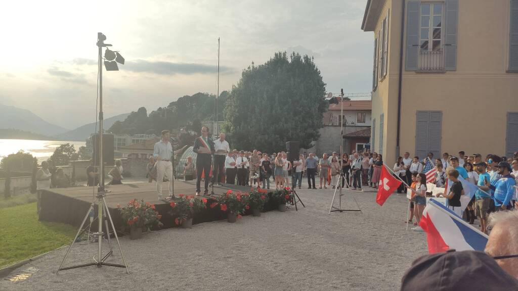 L'inaugurazione del Campionato del mondo di deltaplano a Laveno