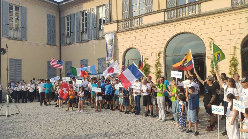 L'inaugurazione del Campionato del mondo di deltaplano a Laveno