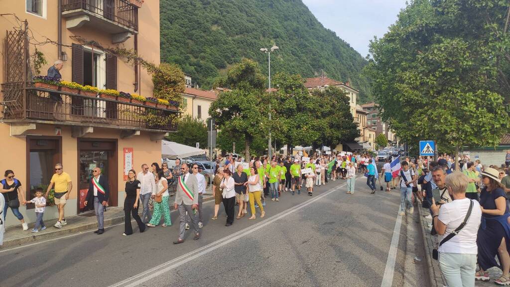 L'inaugurazione del Campionato del mondo di deltaplano a Laveno