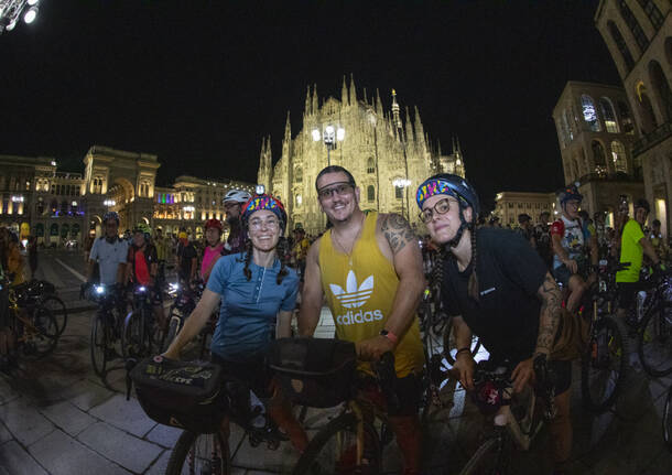 La corsa notturna in bicicletta da Milano ad Arona: Bike night