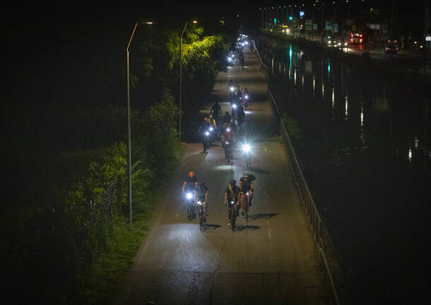 La corsa notturna in bicicletta da Milano ad Arona: Bike night