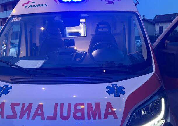 ambulanza generica notte sos malnate