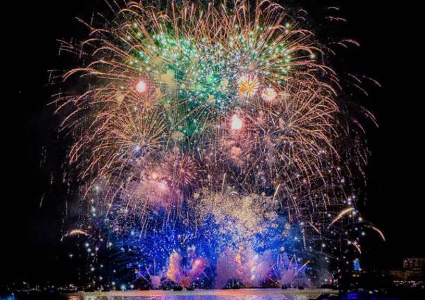 Angera fuochi d'artificio 2025
