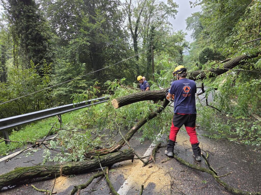 foto di castello cabiaglio - foto della protezione civile intercomunale valcuvia