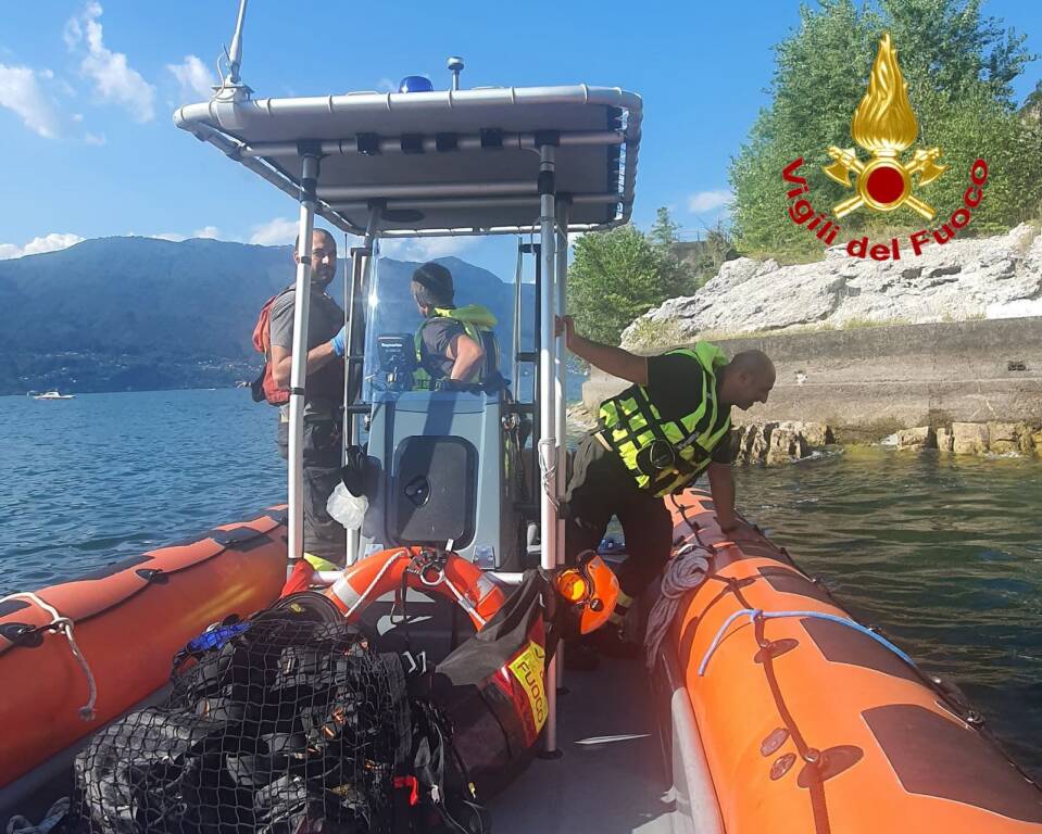 Le ricerche del 21enne nel lago a Caldè