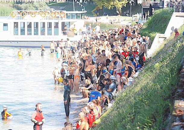 traversata lago maggiore angera arona