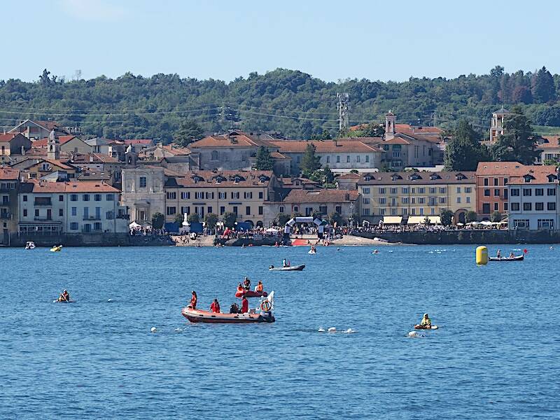 traversata lago maggiore angera arona