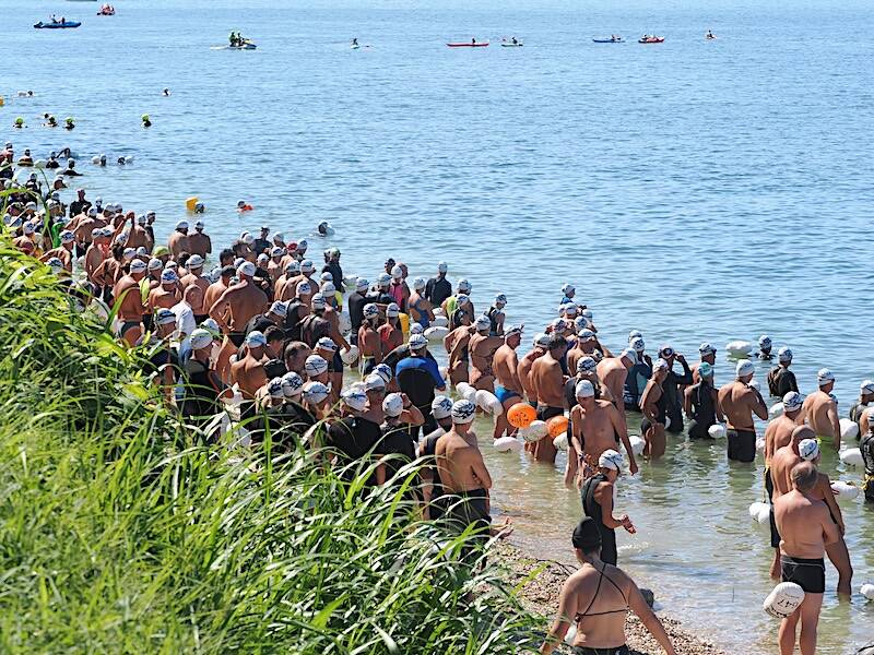 traversata lago maggiore angera arona