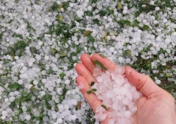 Pioggia, grandine e allagamenti, il Varesotto colpito dal nubifragio