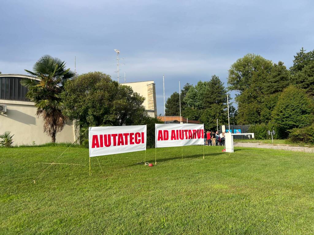 protesta vigili del fuoco busto arsizio