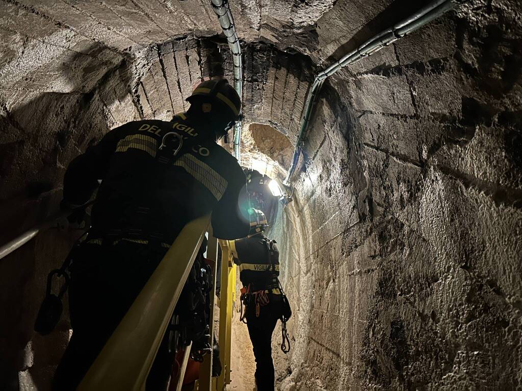 Esercitazione alla diga di Toggia: simulato il recupero di un lavoratore ferito in ambiente confinato