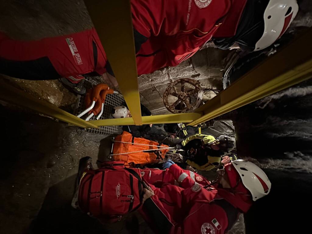 Esercitazione alla diga di Toggia: simulato il recupero di un lavoratore ferito in ambiente confinato