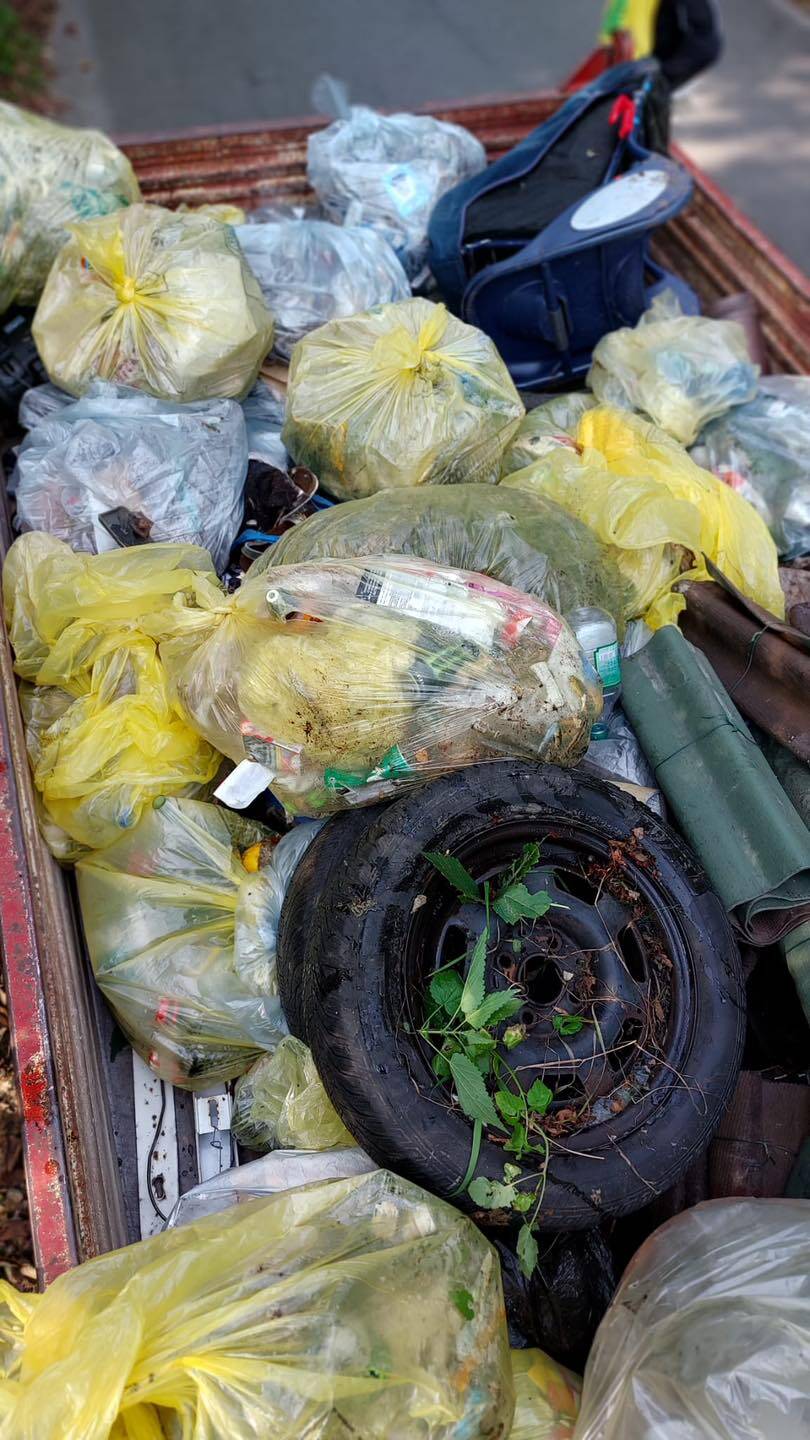 "Puliamo il mondo", a Monvalle i bambini liberano il paese dai rifiuti abbandonati