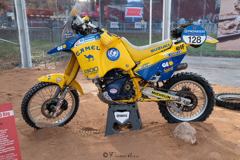 Le moto della Dakar in mostra a Eicma