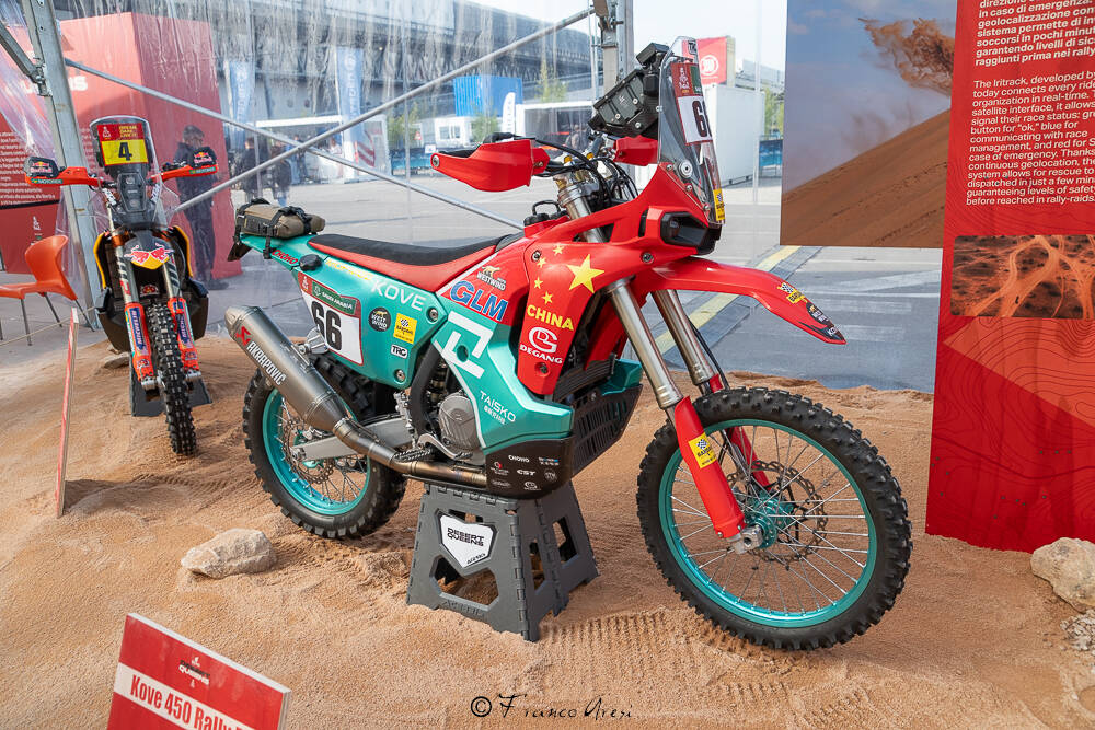 Le moto della Dakar in mostra a Eicma