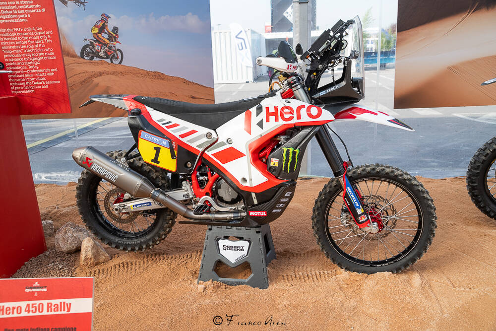 Le moto della Dakar in mostra a Eicma