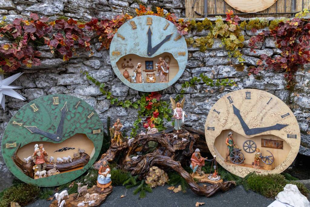 Crodo si illumina per Natale: saranno 71 i "Presepi sull'acqua" 