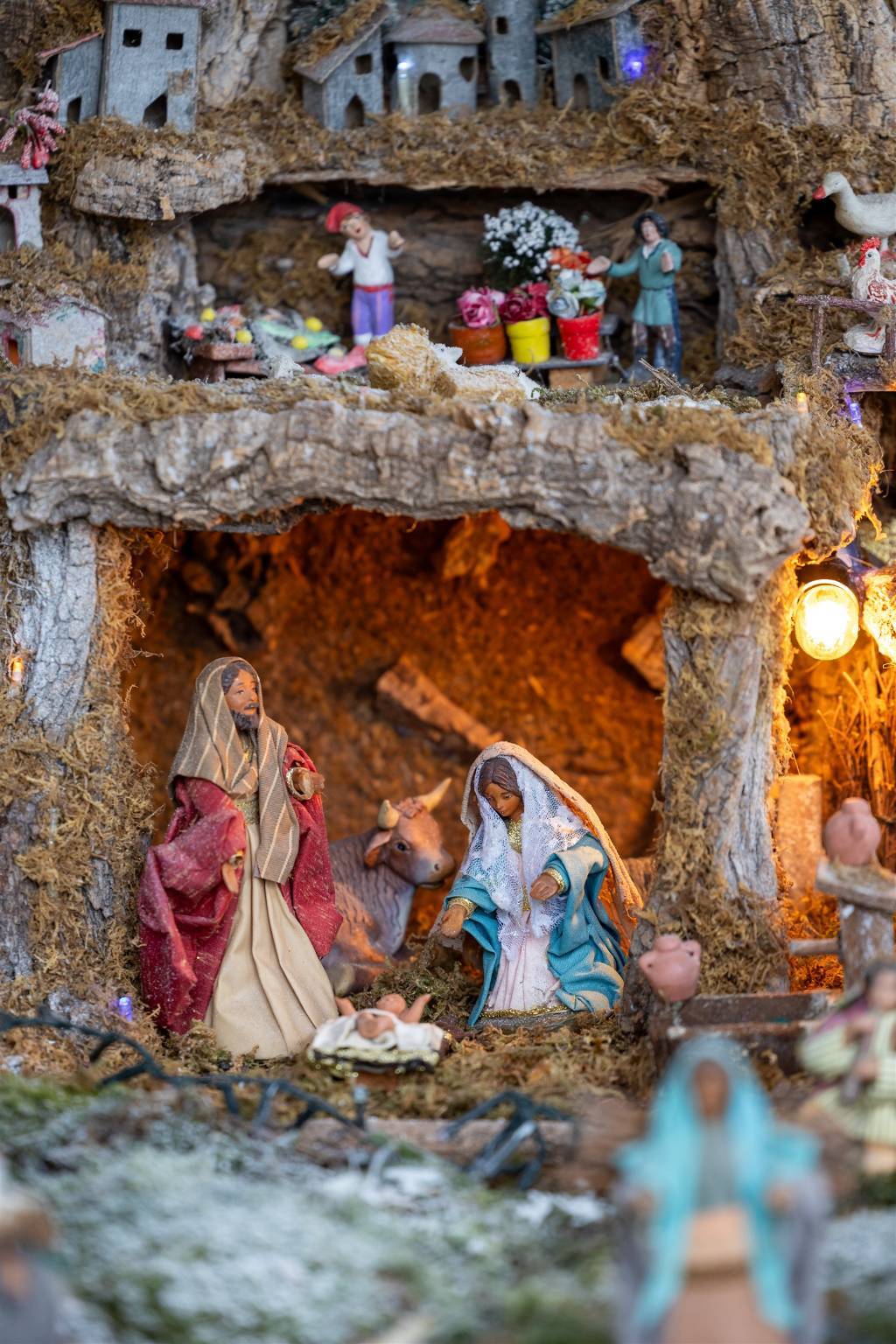 Crodo si illumina per Natale: saranno 71 i "Presepi sull'acqua" 