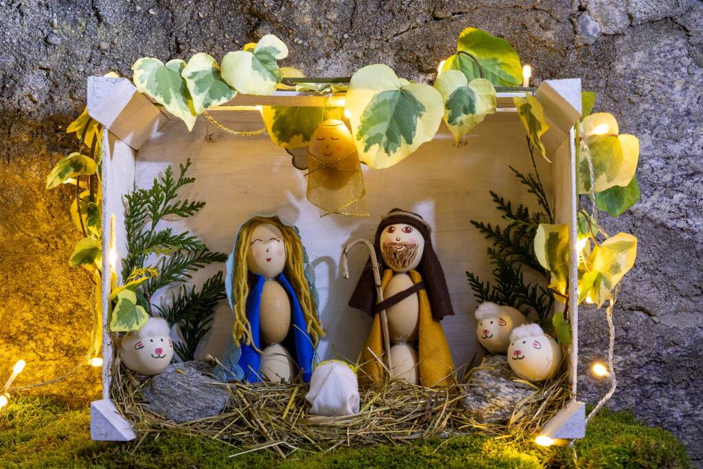 Crodo si illumina per Natale: saranno 71 i "Presepi sull'acqua" 