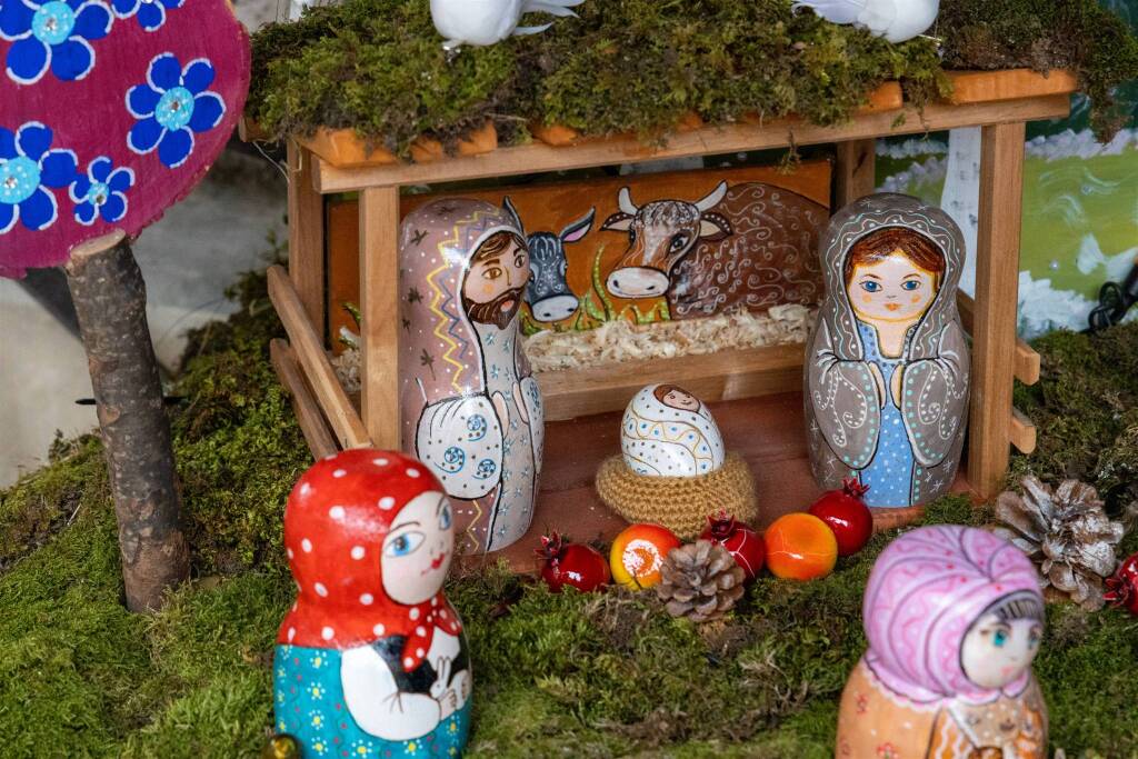 Crodo si illumina per Natale: saranno 71 i "Presepi sull'acqua" 