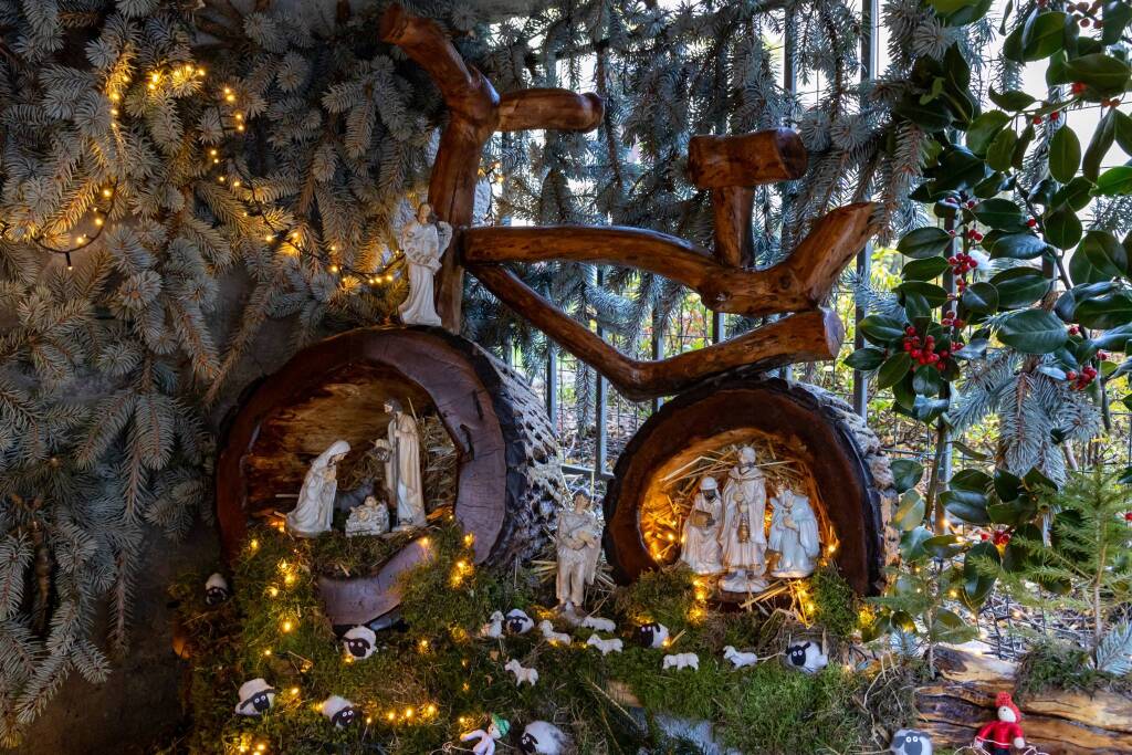 Crodo si illumina per Natale: saranno 71 i "Presepi sull'acqua" 