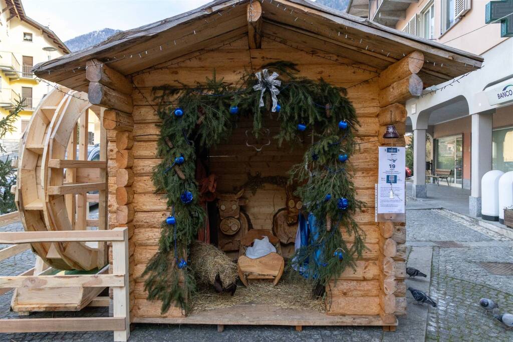 Crodo si illumina per Natale: saranno 71 i "Presepi sull'acqua" 