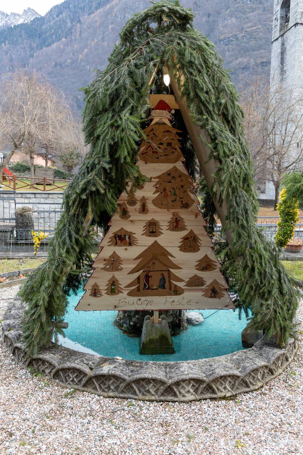 Crodo si illumina per Natale: saranno 71 i "Presepi sull'acqua" 