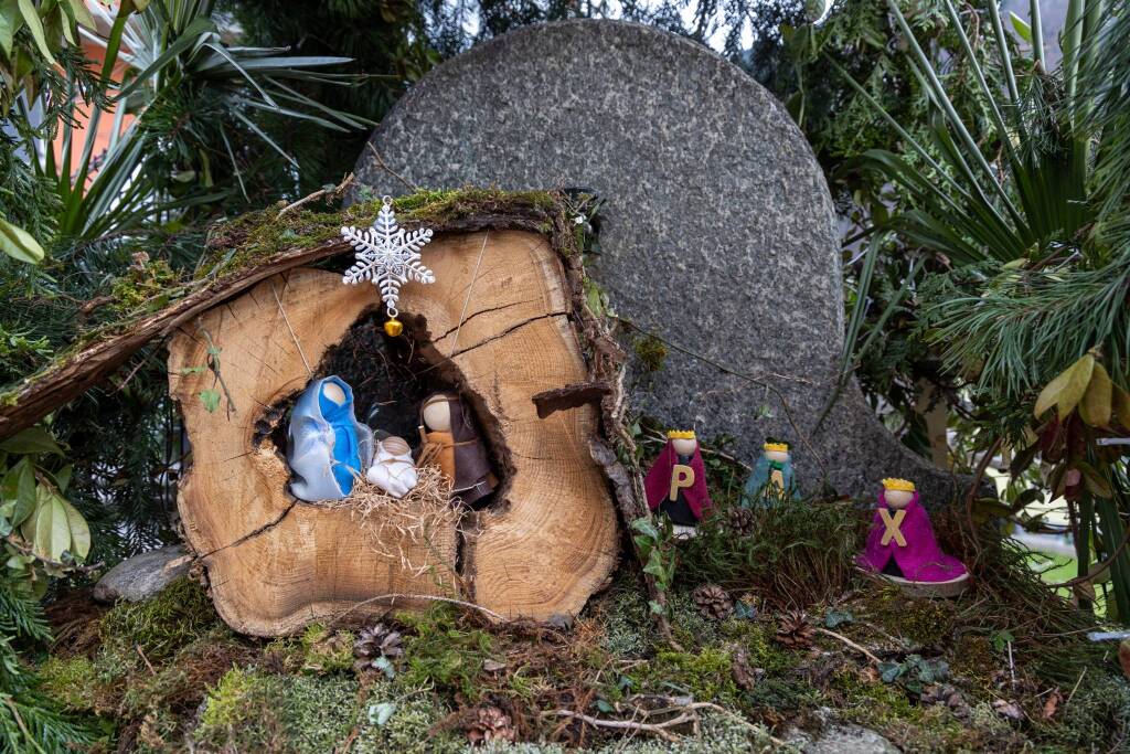 Crodo si illumina per Natale: saranno 71 i "Presepi sull'acqua" 