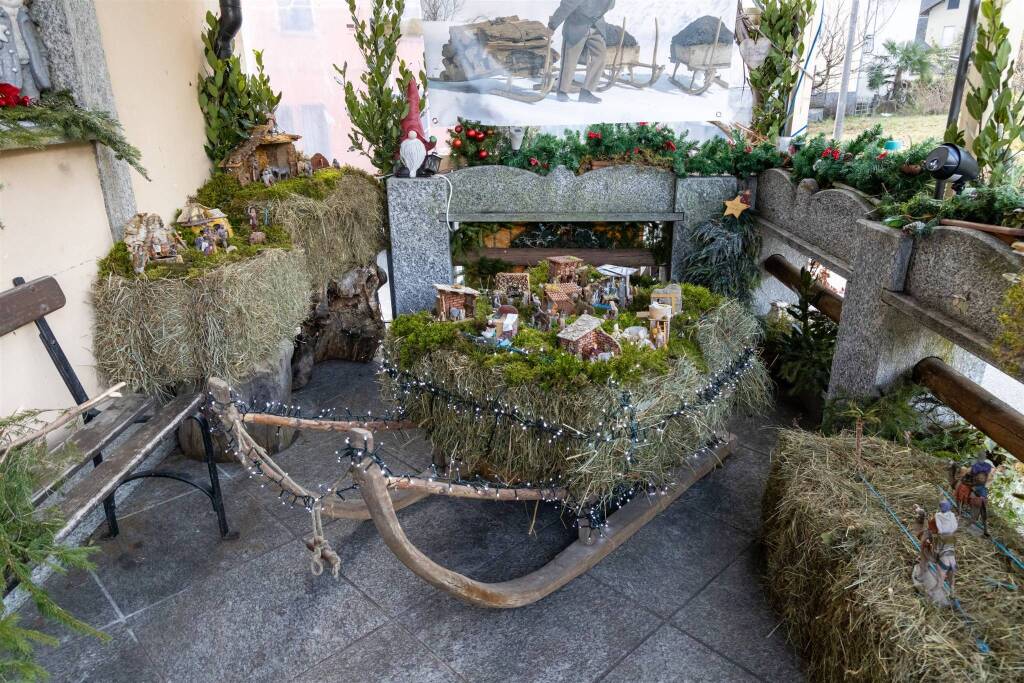 Crodo si illumina per Natale: saranno 71 i "Presepi sull'acqua" 