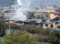 Il girono dopo l'incendio di Laveno