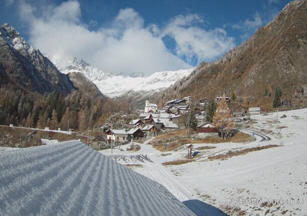 Neve sulle montagne dell’Ossola: la spolverata dà inizio all'attesa dell’inverno