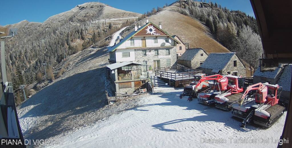 Neve sulle montagne dell’Ossola: la spolverata dà inizio all'attesa dell’inverno