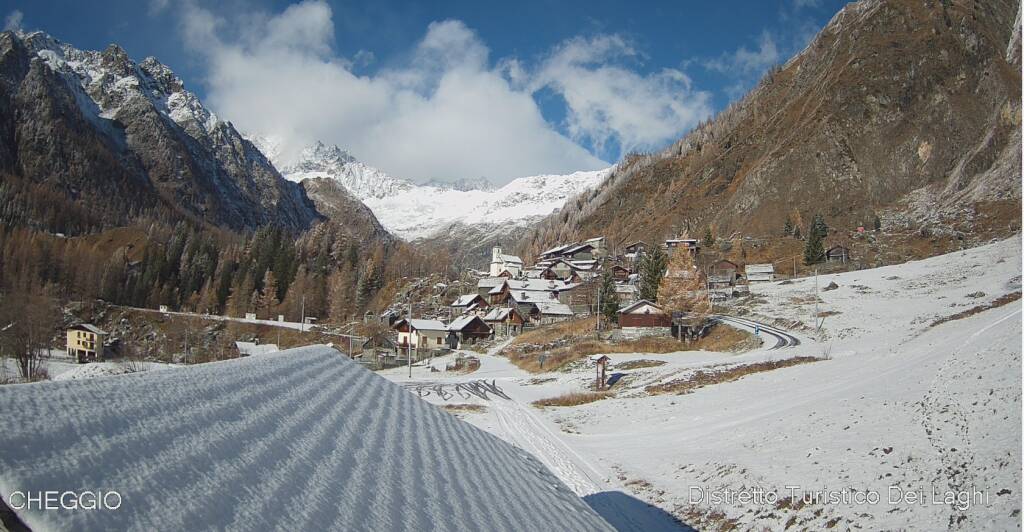 Neve sulle montagne dell’Ossola: la spolverata dà inizio all'attesa dell’inverno