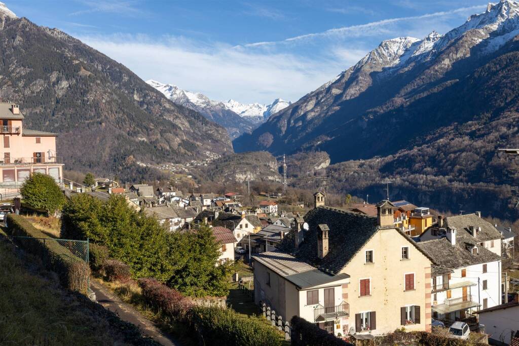 I sapori di Crodo scendono in strada per i Presepi sull'acqua - - Natale con gusto 2025 