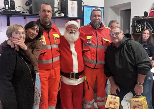 Il Babbo natale di Amor negli ospedali di Angera e Cittiglio