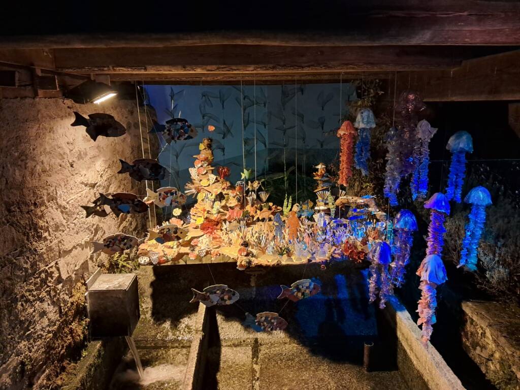 Il presepe di Martina Forni che lotta contro l'inquinamento dei mari