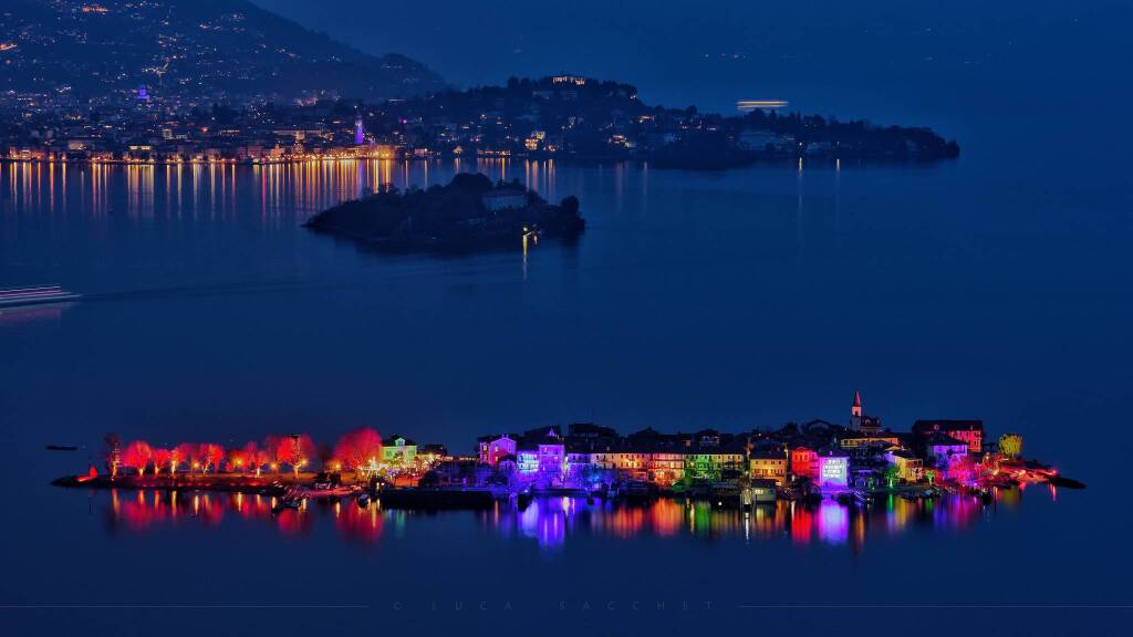 Luci a Natale in provincia di Varese