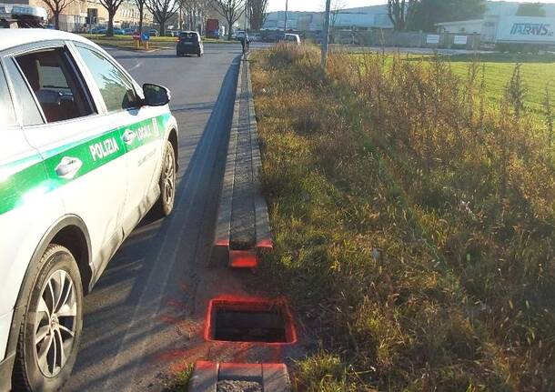 Origgio - Tombini rubati