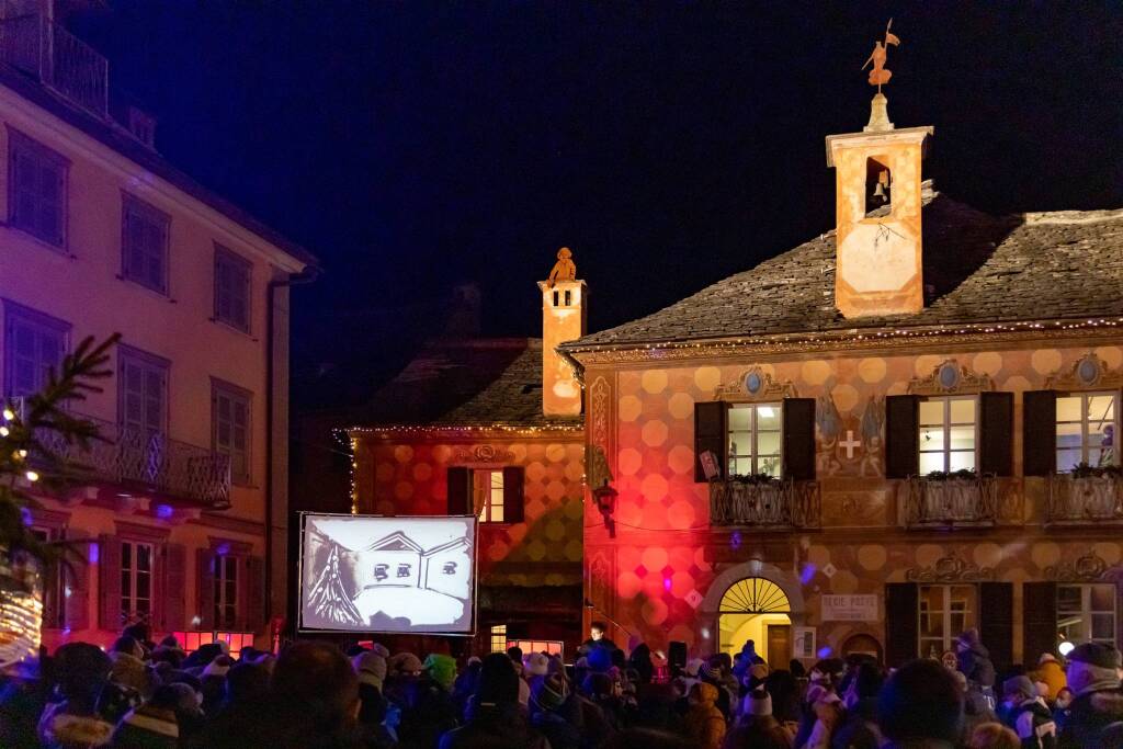Santa Maria Maggiore accende l'albero di Natale e si prepara ai mercatini