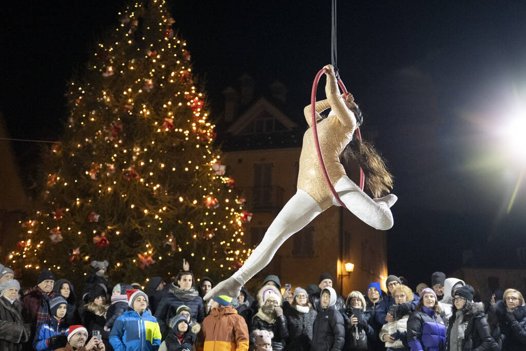 Santa Maria Maggiore accende l'albero di Natale e si prepara ai mercatini