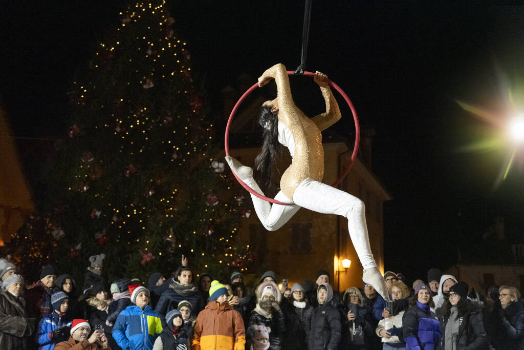 Santa Maria Maggiore accende l'albero di Natale e si prepara ai mercatini