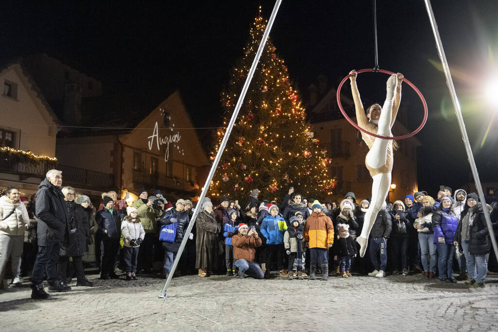 Santa Maria Maggiore accende l'albero di Natale e si prepara ai mercatini