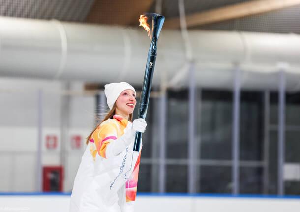 L\'evento alla Acinque Ice Arena per l\'arrivo della Fiamma Olimpica